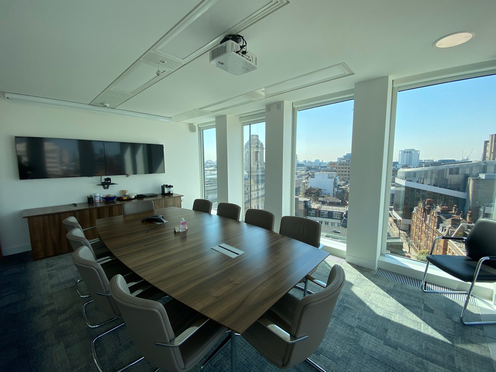 1da1654b-69d5-4624-98d3-2e3737dae83b