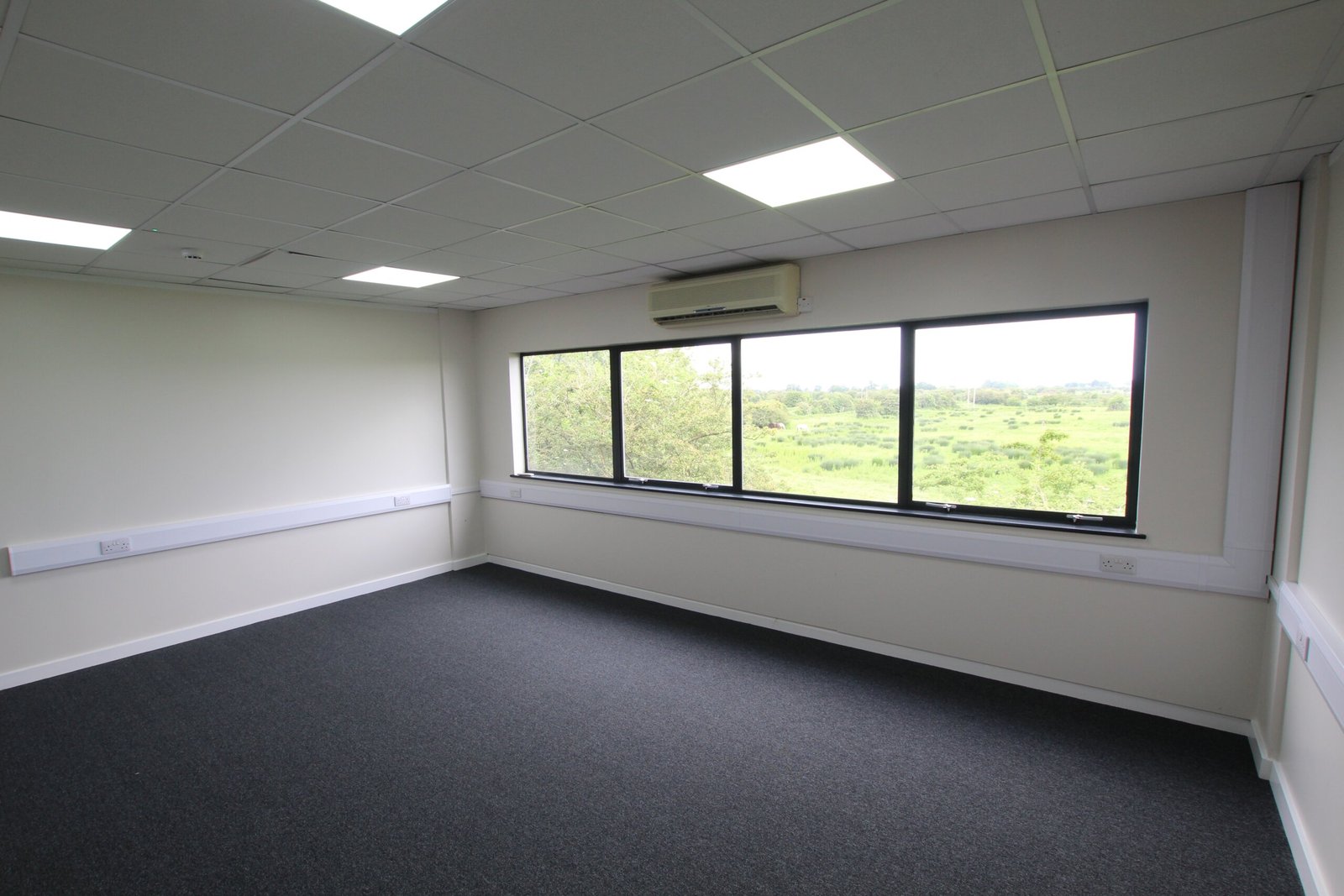 2c853de2-0e33-4072-9b39-da61066d2d87