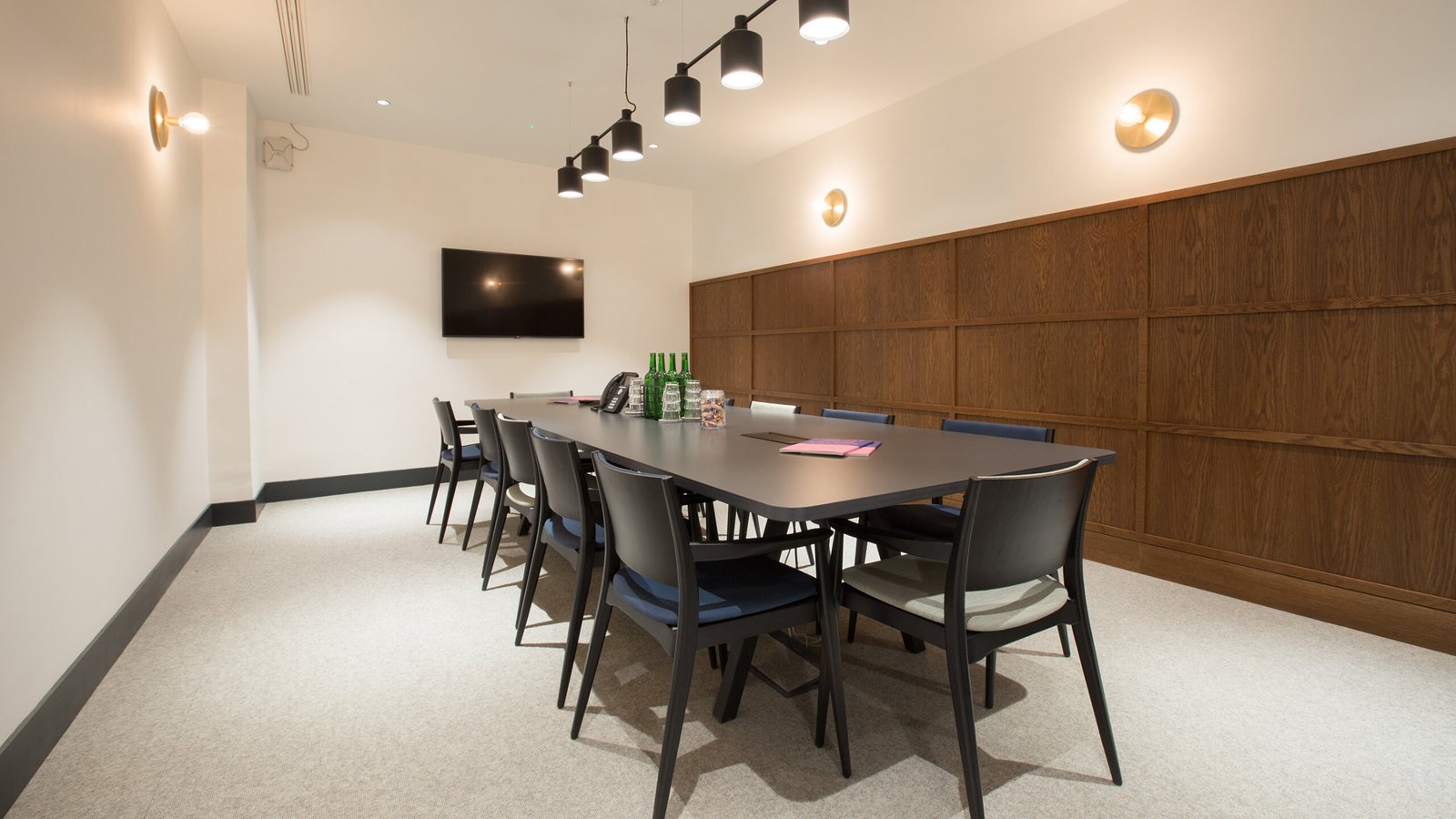 38e6a955-07bc-43f7-ba3f-621ebf9efa4c