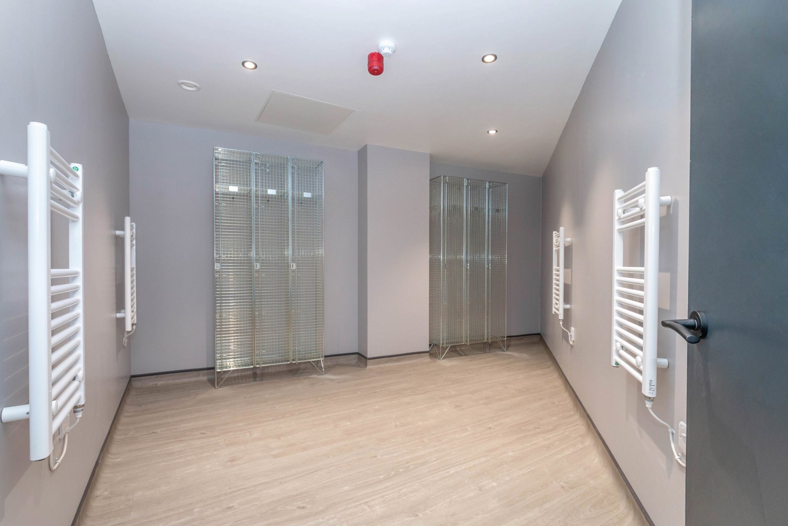 60048450-7ca5-43a4-82a6-3d2e38e63094