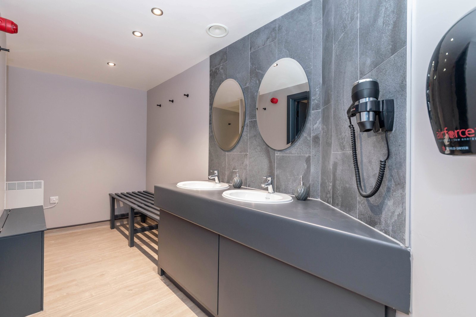 709d1e35-93e5-40f0-800e-34f6f3e36b6a