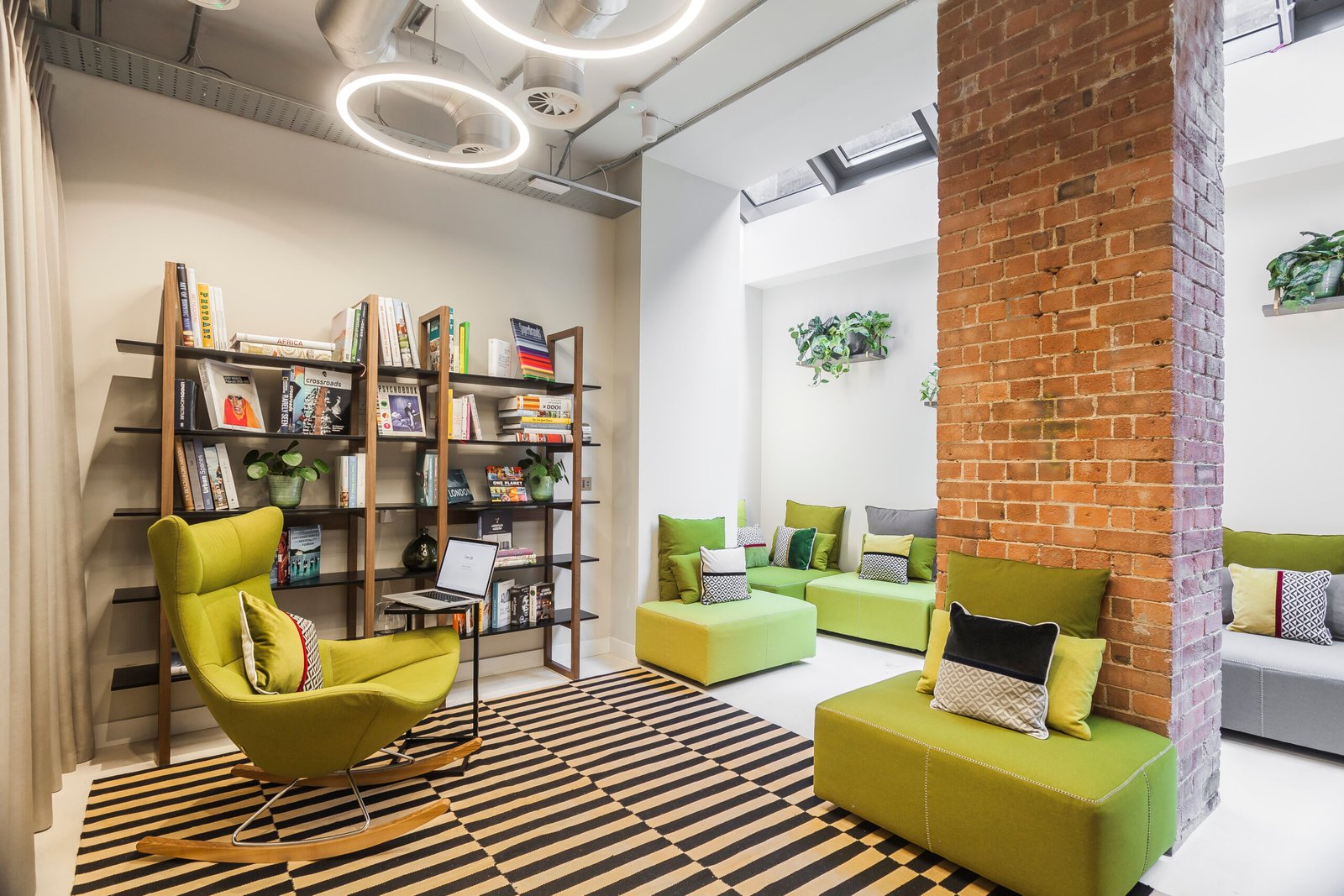 afcd4a3e-fd02-4365-a3d1-aa4ec701b944