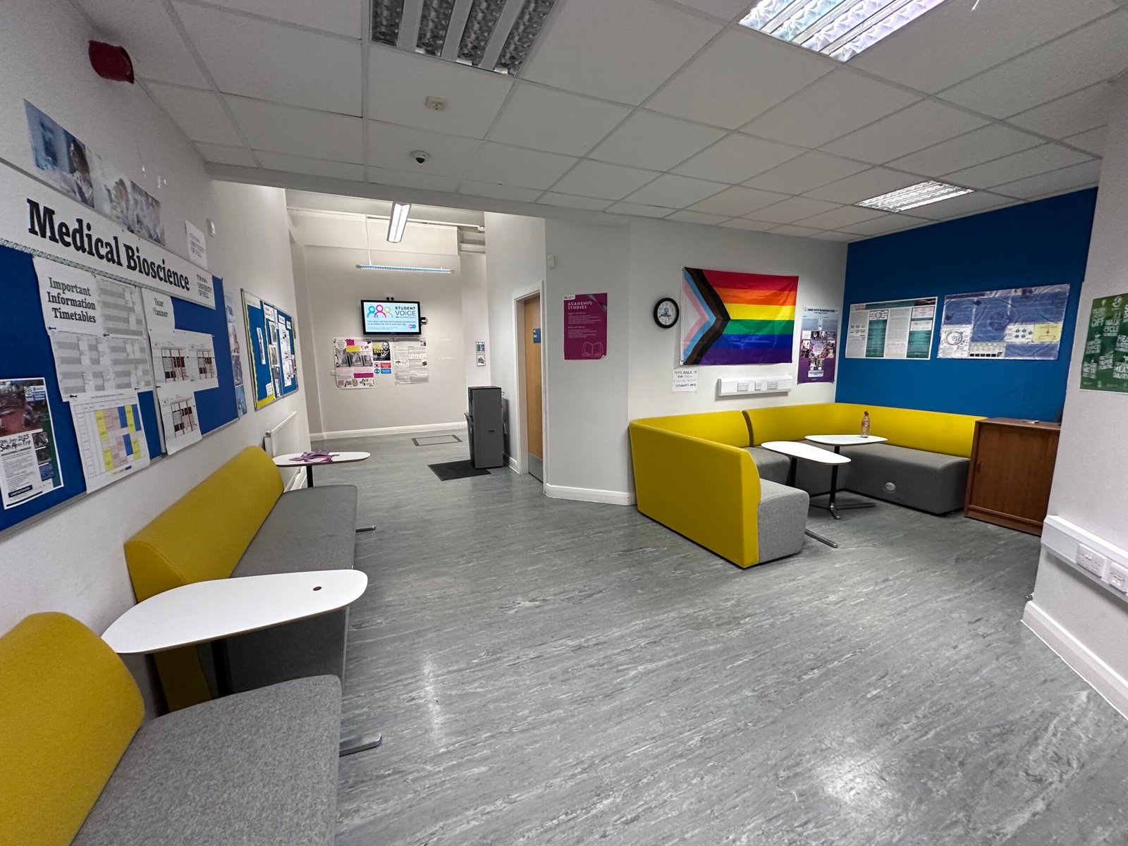 b667ec2e-b0c1-4e93-a3f1-503d17689f8f