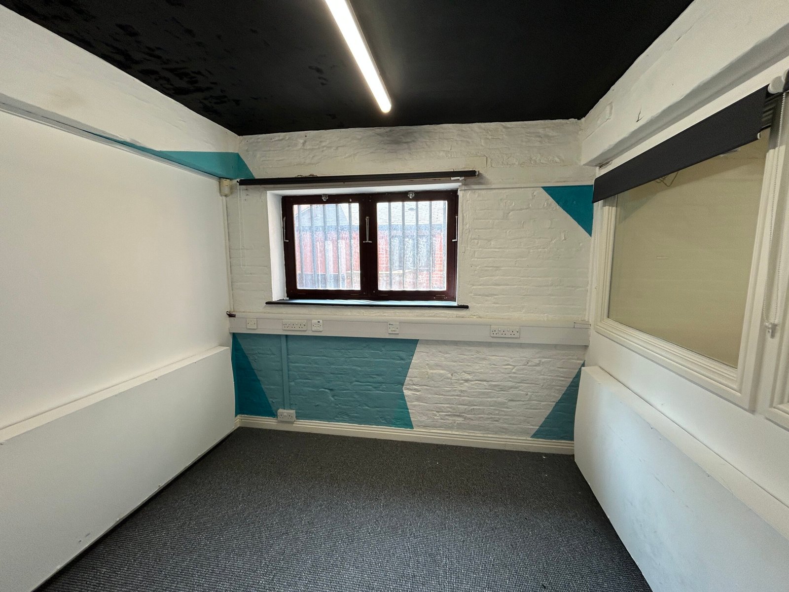 b7abbb4f-a61e-40f6-a243-bb3c93ef7a4b