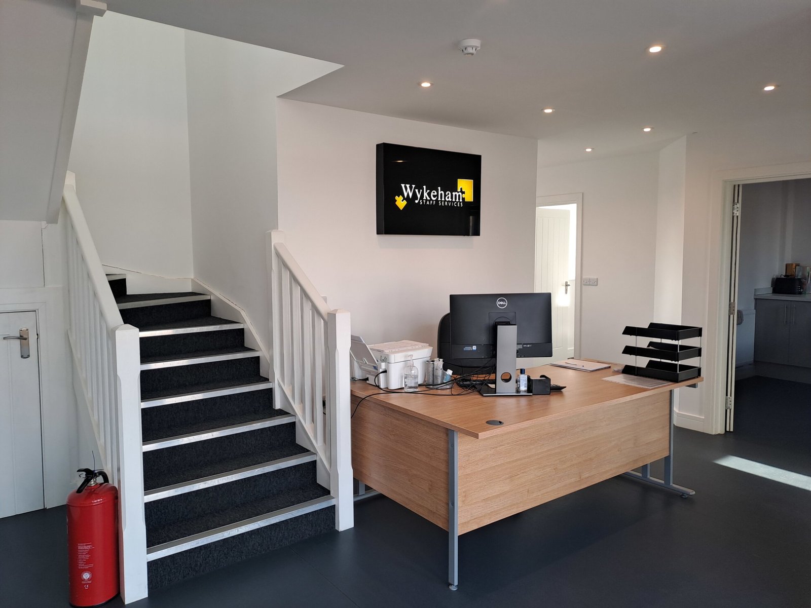 c8f9d356-3948-4af9-a34e-feb8990b1076