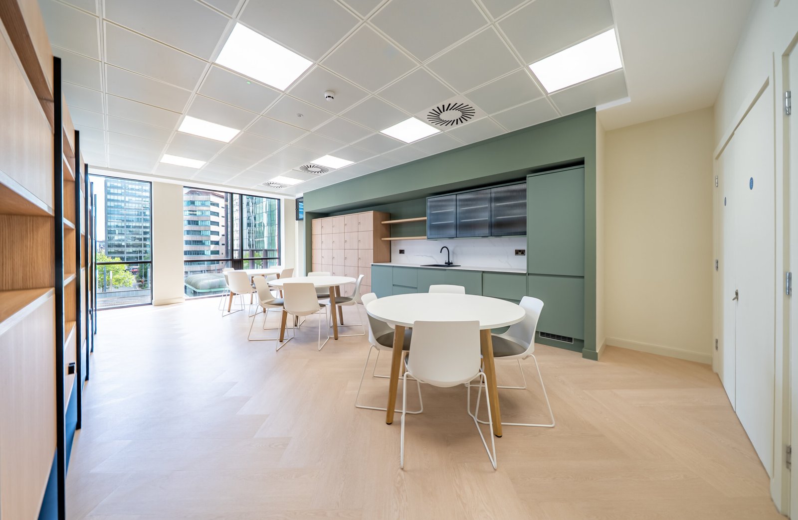 d8f734b6-8a9d-40da-90f6-df922bf435ae