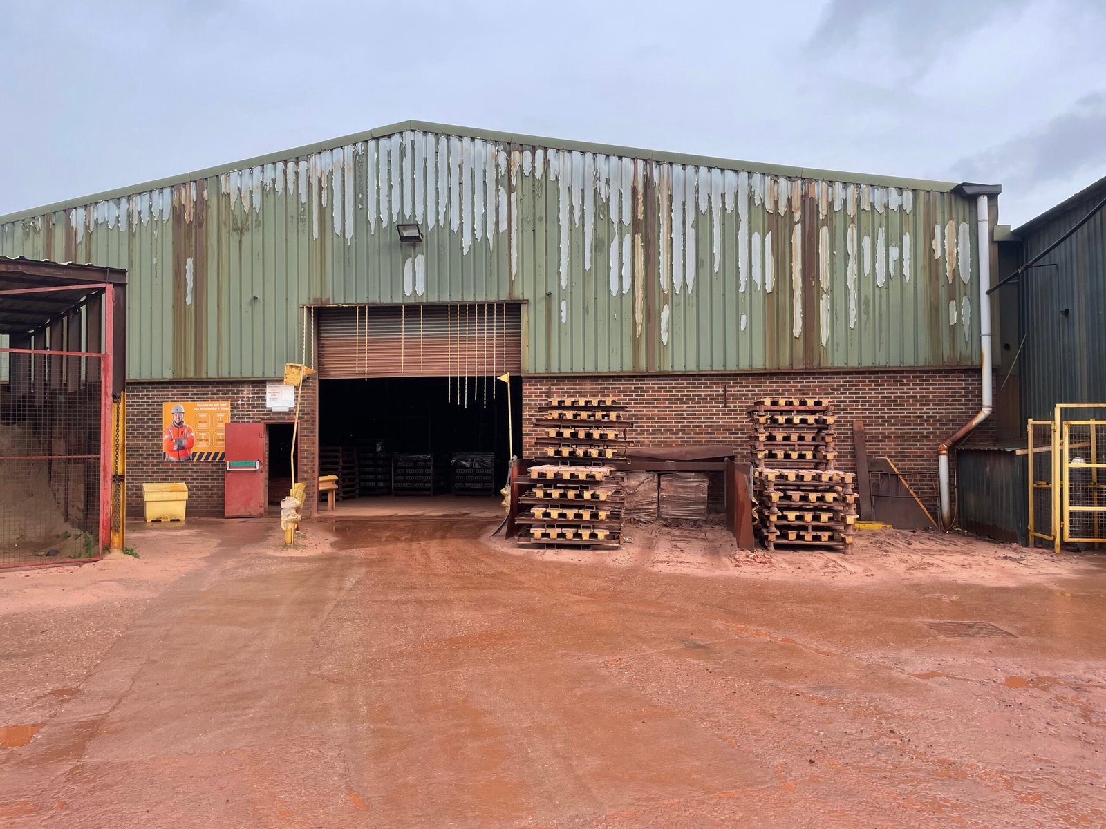 e260b41c-c279-4a9b-8bee-be675ca6e52b