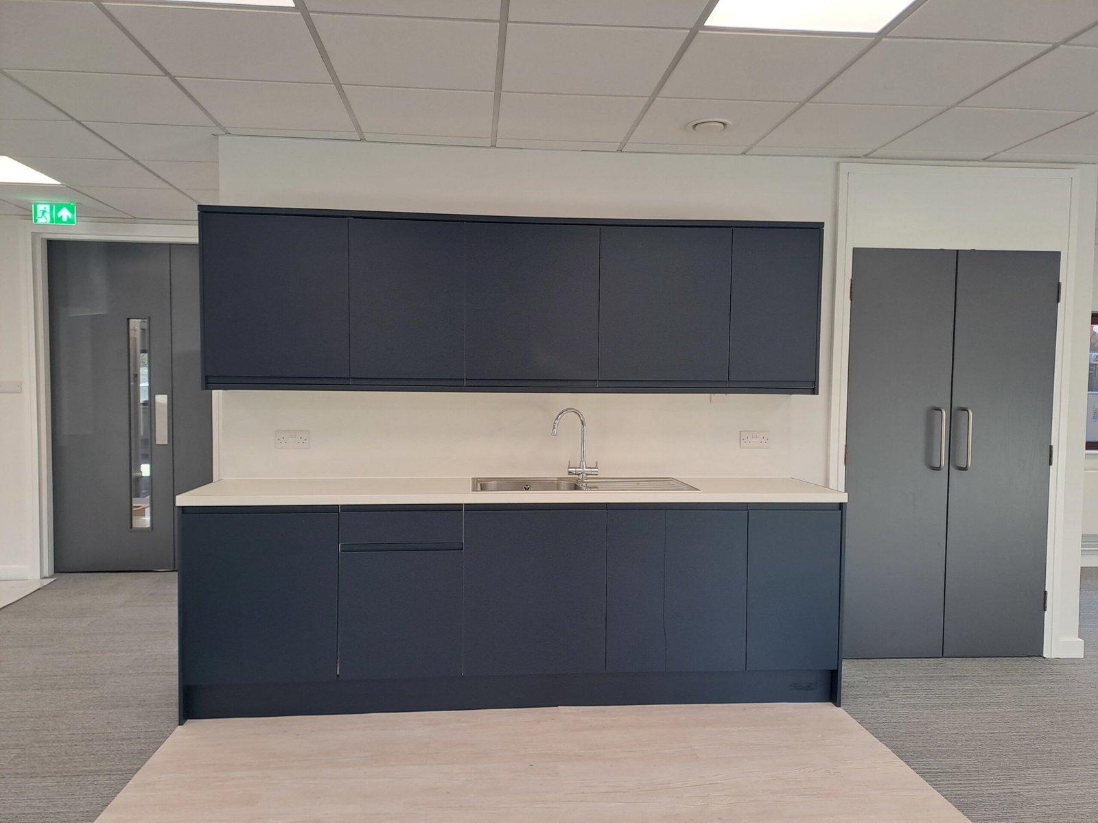 ee1470cf-f3f1-4a24-8529-6fcbefdf67a6