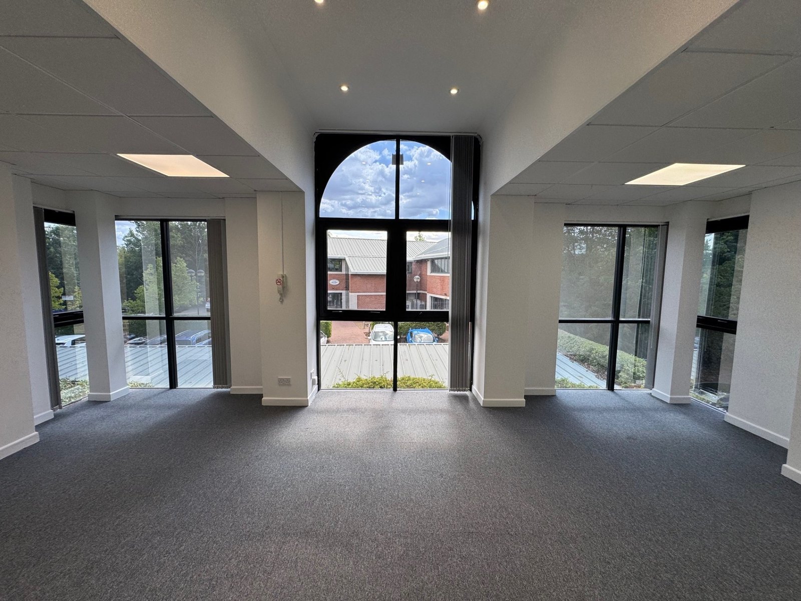 fb0ca8ec-bb76-4340-8260-79d65e839f44