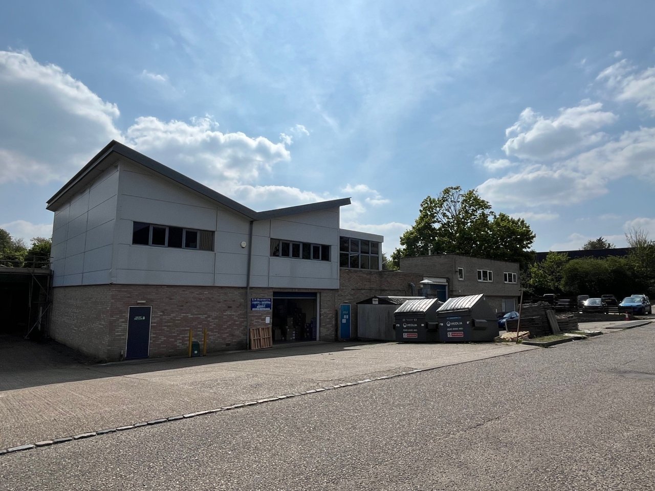 19610306-bdd1-4ab4-8fc1-cfc0eebeb651