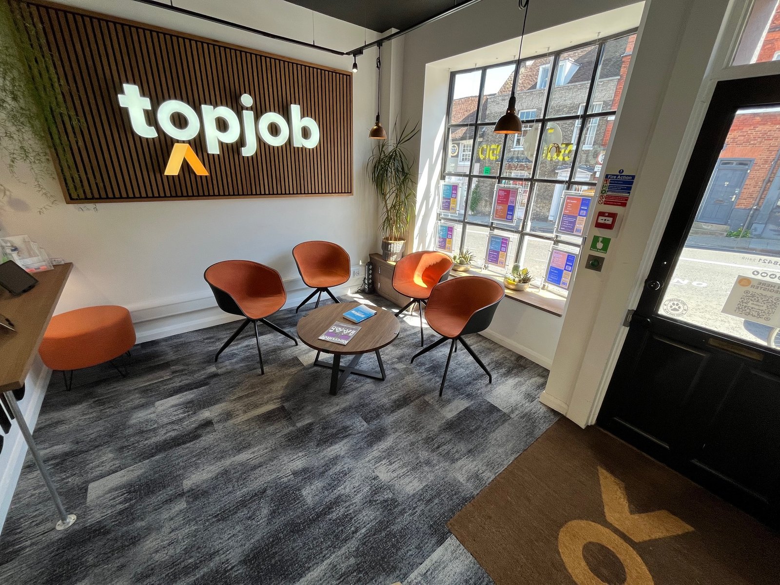 1c250404-d5fa-49a6-be51-faa23ef6dbab