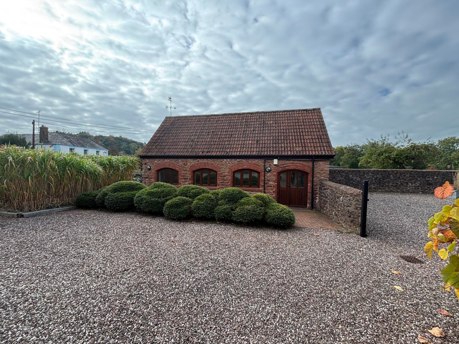 36c09241-bf54-4eab-a7e7-6e3f85f37844