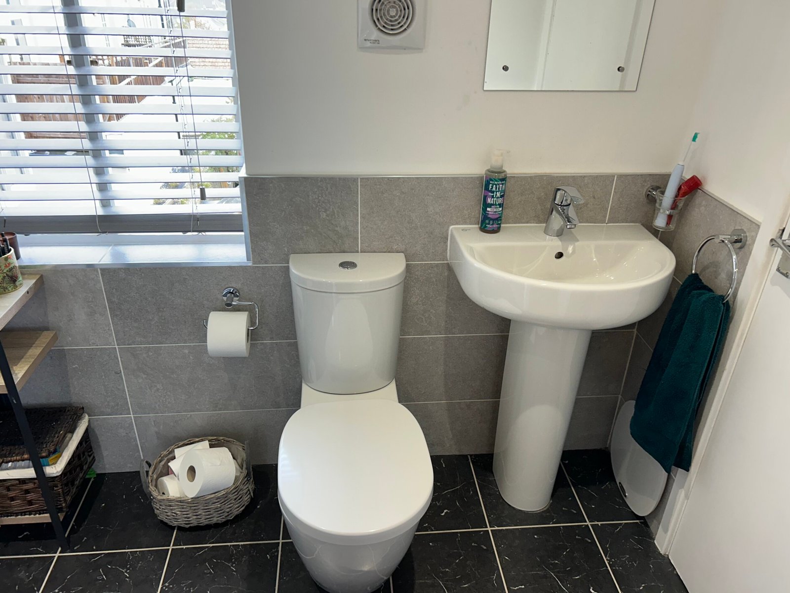 8b63fe5b-9fed-4bb3-a7d2-d16d1b58c37b