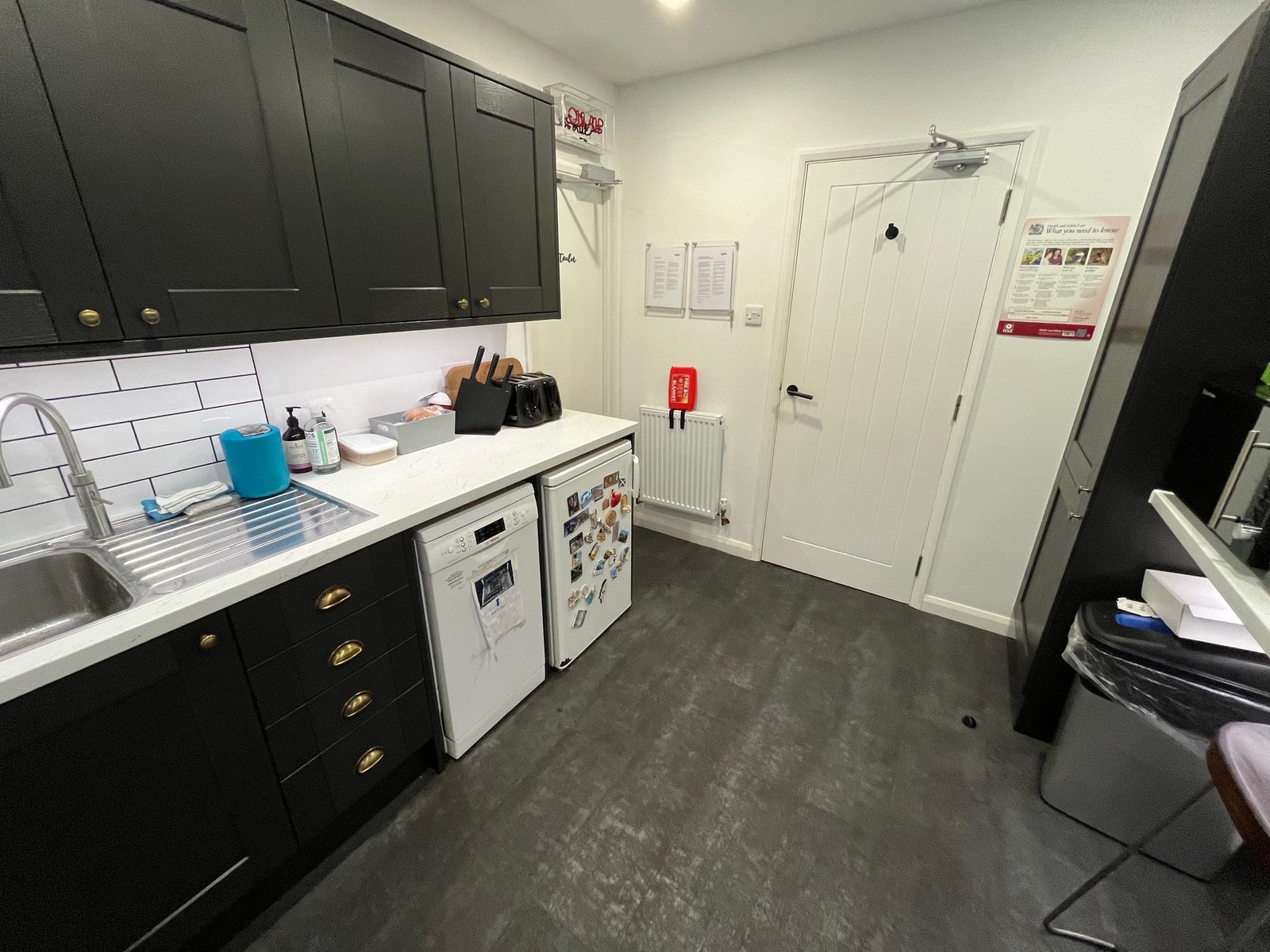 8ffea431-fc68-4c4a-811f-cfbb4140c110