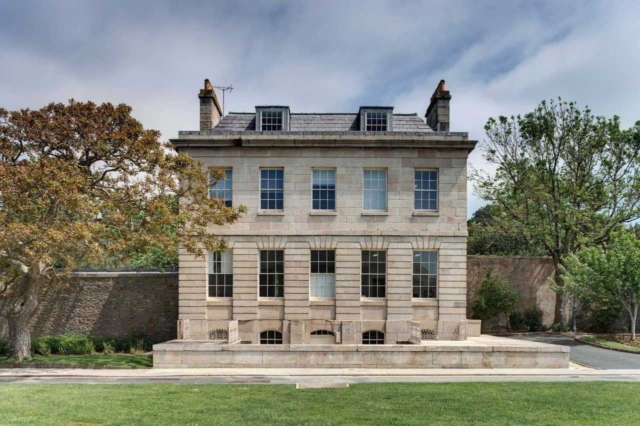 ab8006d0-02d4-4c6b-b128-51422d43f695