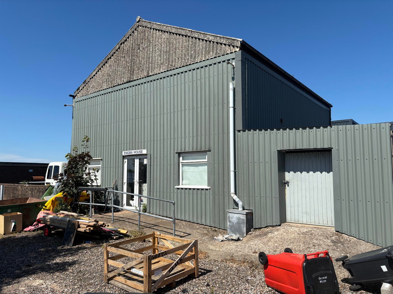 d2caaeb7-5ab4-4797-bfc4-c89987bf21f1